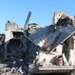 آثار الدمار في الأحياء السكنية جراء غارات صاروخية للطيران الحربي السوري على مدينة بنش شرقي إدلب 11 كانون الثاني 2020 (عنب بلدي)
