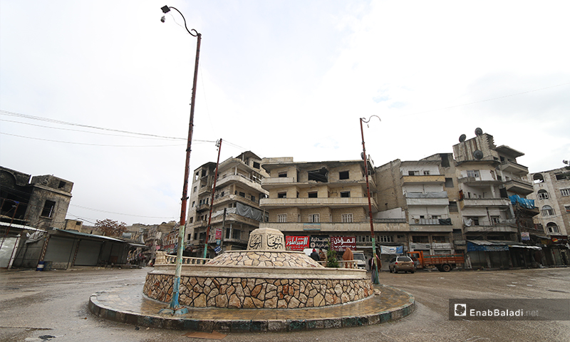 ساحة مدينة أريحا خالية من السكان نتيجة القصف وتقدم قوات النظام 8 من شباط 2020 (عنب بلدي)