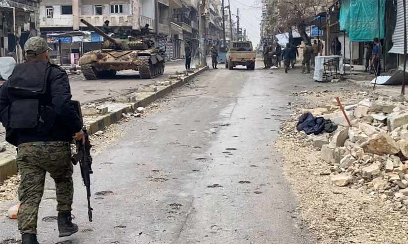 عناصر من قوات النظام السوري داخل مدينة معرة النعمان- 31 من كانون الثاني 2020 (Oleg Blokhin)