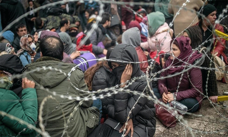 مهاجرون يحتشدون عند الحدود التركية- اليونانية (فراس برس)