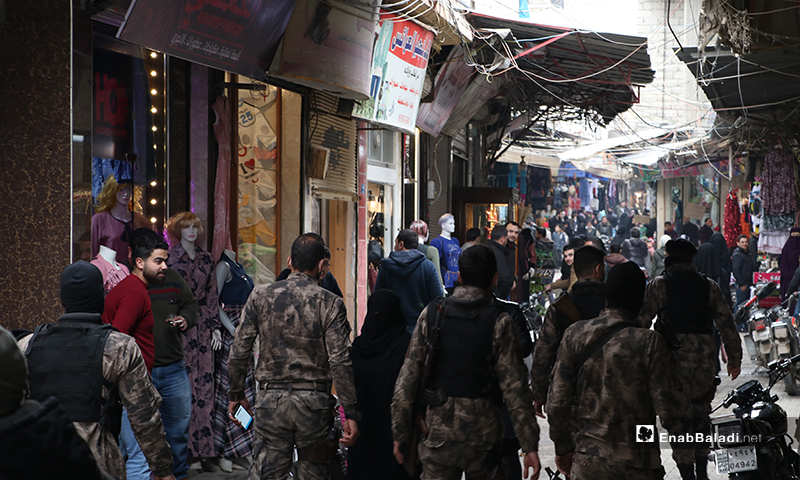 نزول القوات التابعة للمجلس المحلي في المدينة إلى السوق- 28 من آذار (عنب بلدي)