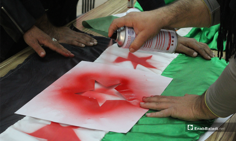 تحضيرات ناشطين في ريف حلب الشمالي لإحياء الذكرى التاسعة للثورة السورية - 14 آذار 2020 (عنب بلدي)