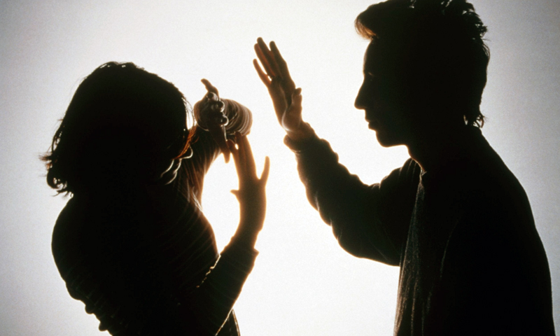 ماذا تعرف عن العنف الأسري عنب بلدي