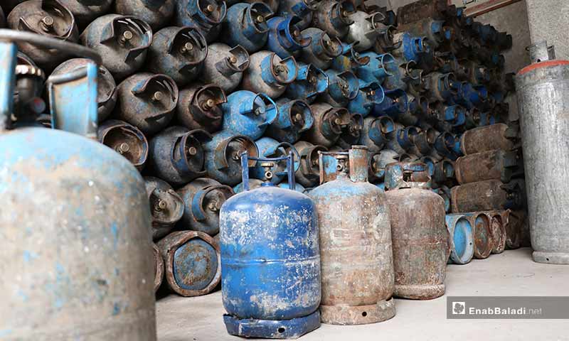 محل لتوزيع جرات الغاز في مدينة الباب بريف حلب- 5 من نيسان (عنب بلدي)