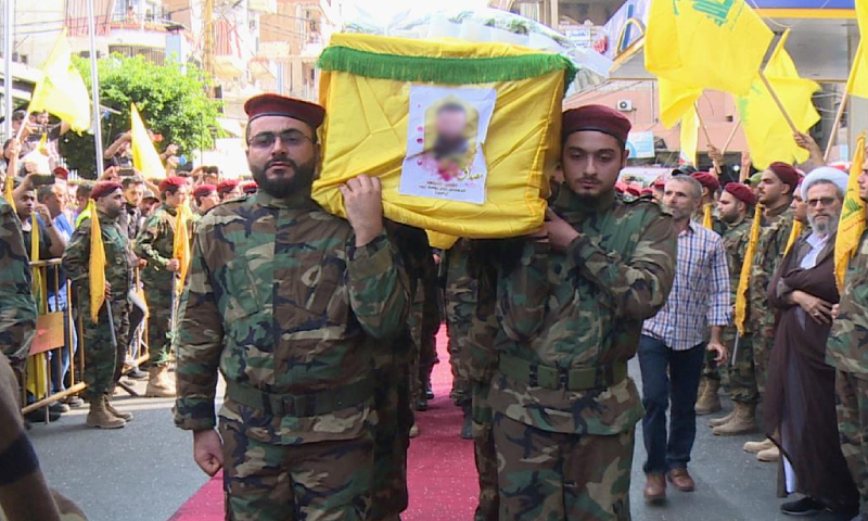 تشييع أحد قتلى حزب الله (الجزيرة)