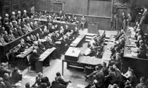 محاكمات "نورنبيرغ" بعد انتهاء الحرب "العالمية الثانية" بين عامي 1945 و1946 - (ويكي مصدر)