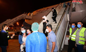 طائرة تقل سوريين عالقين في الخارج إلى مطار دمشق الدولي قادمة من الإمارات 
(سانا)