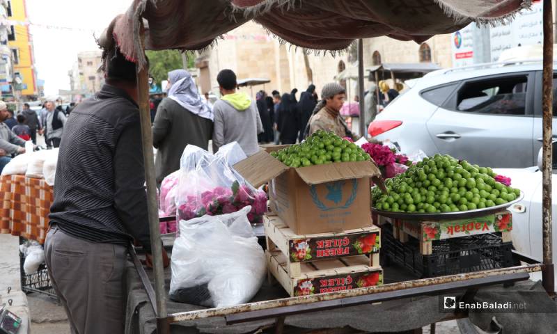 جولة في أسواق مدينة الباب قبيل المغرب في رمضان 4 من أيار 2020 (عنب بلدي)