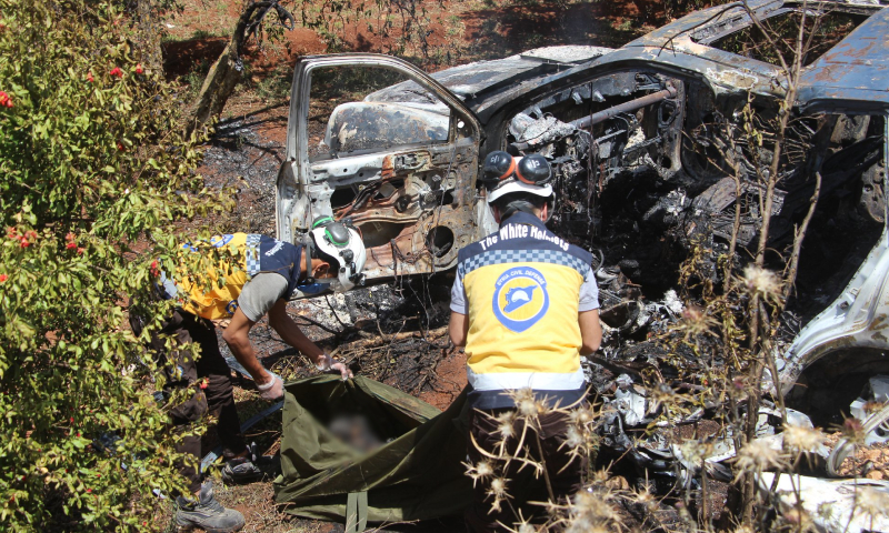 الدفاع المدني ينتشل جثث ضحايا نتيجة استهداف مجهول لسيارتهم - 21 أيار 2020 (الدفاع المدني)