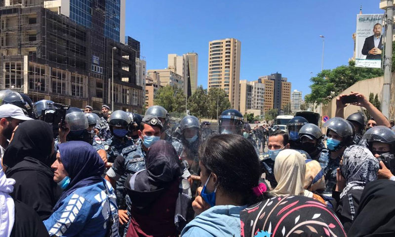 احتجاجات لمواطنين لبنانيين أمام قصر الأونيسكو 28 من أيار 2020 (صحيفة النهار)