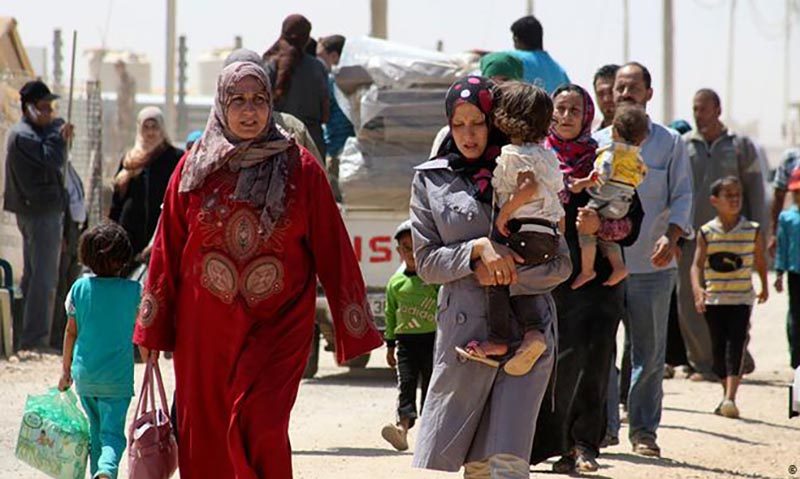 لاجئون سوريون في الأردن (رويترز)