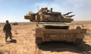 عنصر من جيش النظام بجوار عربة شيلكا في محافظة درعا - 5 تموز 2018 (سبوتنيك)