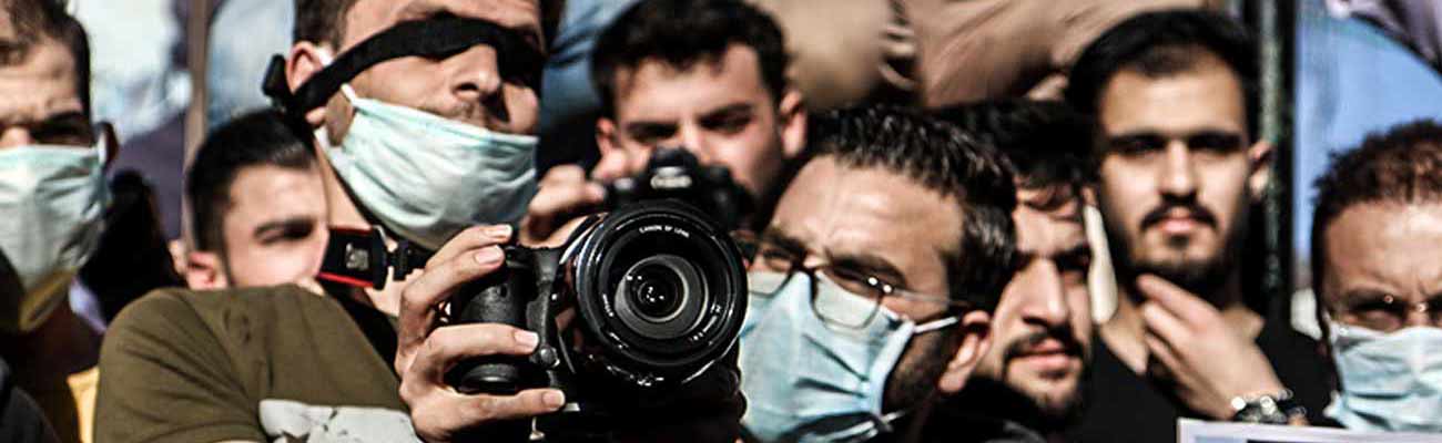 وقفة احتجاجية على الاعتداءات المتكررة من قبل الجهات العسكرية على الصحفيين والمصورين في الشمال السوري - 10 حزيران 2020 (عنب بلدي يوسف غريبي)
