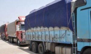 شاحنات تحمل مواد غذائية من لبنان إلى سوريا (إعلام لبناني)