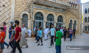 خروج الناس من صلاة عيد الأضحى في بلدة دابق بريف حلب الشمالي - 31 تموز 2020 (عنب بلدي / عبد السلام مجعان )