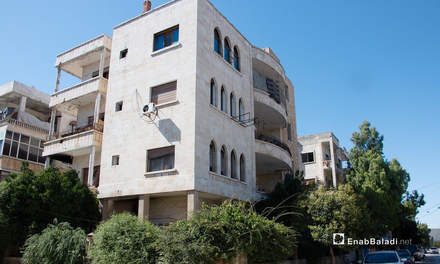 بناء في أحد أحياء مدينة إدلب - 14 تموز 2020 (عنب بلدي/أنس الخولي)