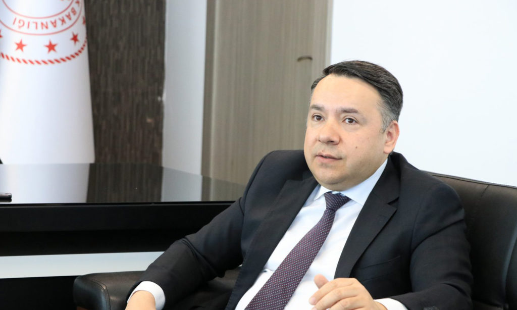 مدير الصحة في غازي عنتاب سيردار ساريفاكي - آذار 2020 (موقع aktiftv)