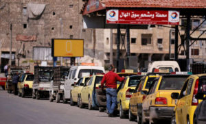 إحدى محطات البنزين في حلب (الوطن)