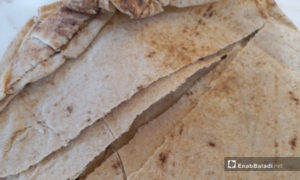 خبز من أحد أفران القنيطرة - 29 آب 2020 (عنب بلدي)
