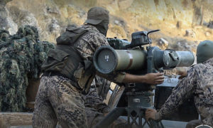 عناصر من الجبهة الوطنية للتحرير خلال تدريب عناصرها على استخدام صواريخ مضادة للدروع - 24 آب 2020 (عزائم)