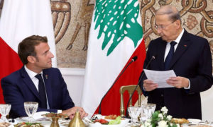 الرئيس الفرنسي إيمانويل ماكرون واللبناني ميشيل عون 1 من أيلول 2020 (الأناضول)
