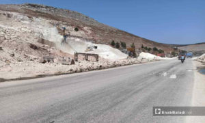 مقالع حجرية بجانب مخيمات دير حسان بريف إدلب الشمالي-12 من أيلول 2020 (عنب بلدي)

