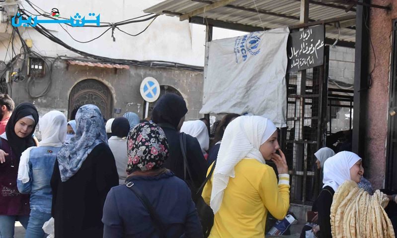 أقفاص حديدية عند مخبز الأمين في العاصمة دمشق (تشرين)
