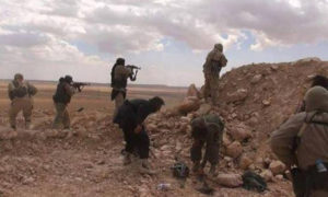مقاتلون من تنظيم الدولة في البادية السورية (حسابات في تويتر)
