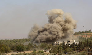 دخان يتصاعد بعد تقارير عن قصف روسي على مناطق في إدلب، 20 أيلول 2020. (رويترز)