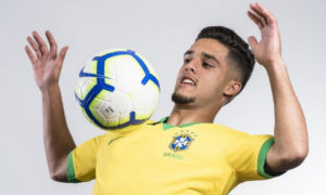اللاعب البرازيلي يان كوتو
