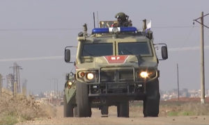رتل للشرطة العسكرية الروسية يتجه إلى الحدود السورية الإسرائيلية لبدء الدوريات العسكرية في الجولان - 11 كانون الأول 2020 (tvzvezda)