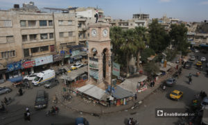 ساحة الساعة الشهيرة في مدينة إدلب - 3 أيلول 2020 (عنب بلدي/ يوسف غريبي)
