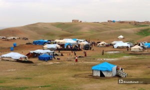 مخيم عشوائي في ريف الرقة - (عنب بلدي  حسام العمر)