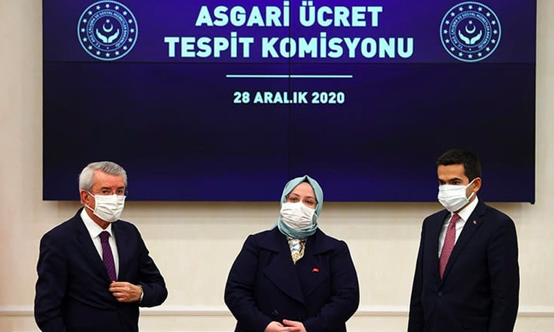 وزيرة العمل والخدمات الاجتماعية التركية زهراء زمرد سلجوق تعلن الحد الأصغري للأجور في عام 2021 - 28 كانون الأول 2020 (الأناضول)