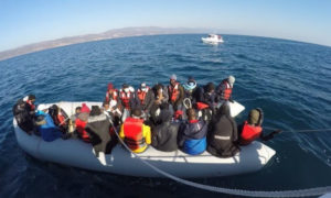طالبو لجوء في بحر إيجة أنقذهم خفر السواحل التركي 3 من كانون الأول 2020 (خفر السواحل التركي)