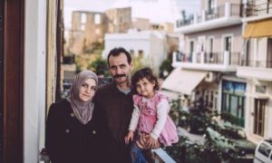 عائلة من أصول يونانية من سكان قرية الحميدية في مدينة طرطوس (UNHCR)