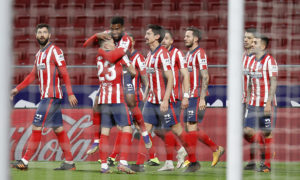 أتلتيكو مدريد محتفلًا بتسجيل هدف في مرمى بلد الوليد ضمن الدوري الإسباني 5 من كانون الأول 2020 (حساب أتلتيكو مدريد الرسمي في تويتر)