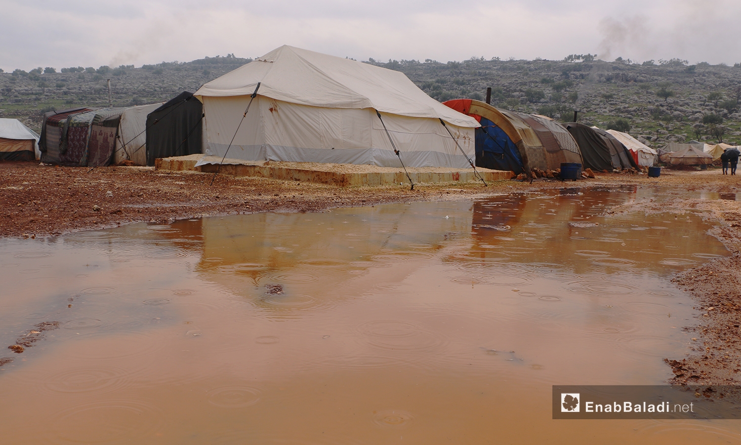 العاصفة المطرية تغرق بالوحل مخيمات منطقة " الوطى" في إدلب - 14 كانون الثاني 2021 (عنب بلدي / إياد عبد الجواد)