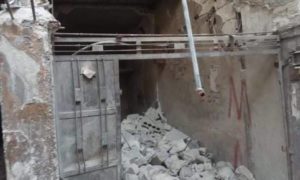 صور تظهر استمرار عمليات السرقة والتعفيش في مخيم اليرموك (مجموعة العمل من أجل فلسطيني سوريا)