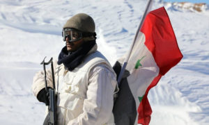 عنصر من قوات النظام السوري في جبل الشيخ عند مثلث الحدود اللبنانية- الفلسطينية- السورية 25 من كانون الثني 2021 (سانا)