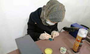 دورة تدريب النساء على صيانة الموبايلات في مدينة إدلب - 8 كانون الأول 2020 (بارقة أمل)