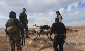 مقاتلون من قوات النظام السوري في ريف حماة (تويتر: GregoryPWaters)
