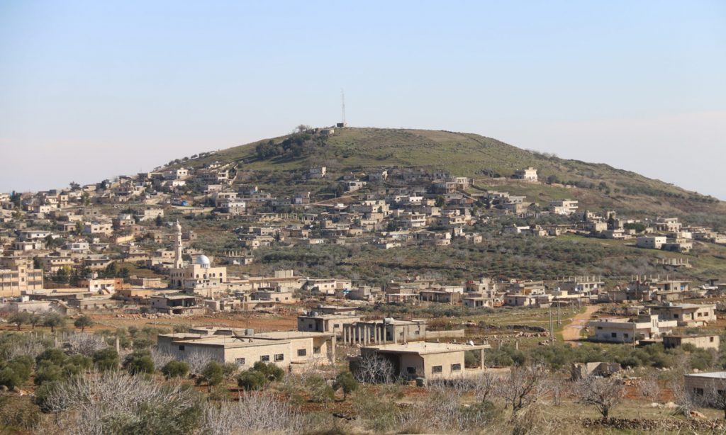 أحد تلال كفر عويد بجبل الزاوية جنوبي إدلب (عنب بلدي/يوسف عريبي)