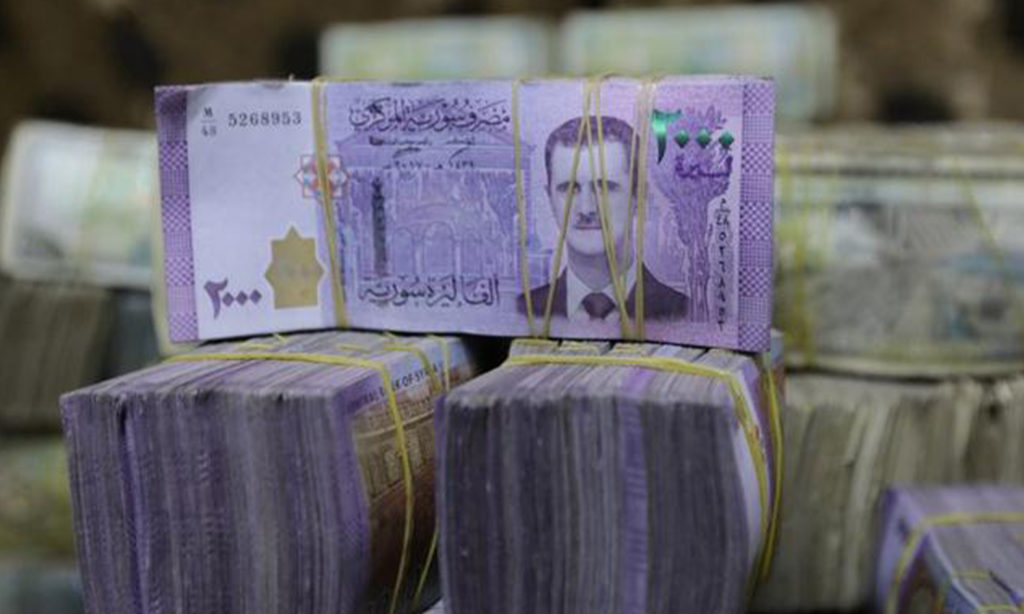 أوراق نقد سورية في محل للصرافة في أعزاز - صورة من أرشيف (رويترز).