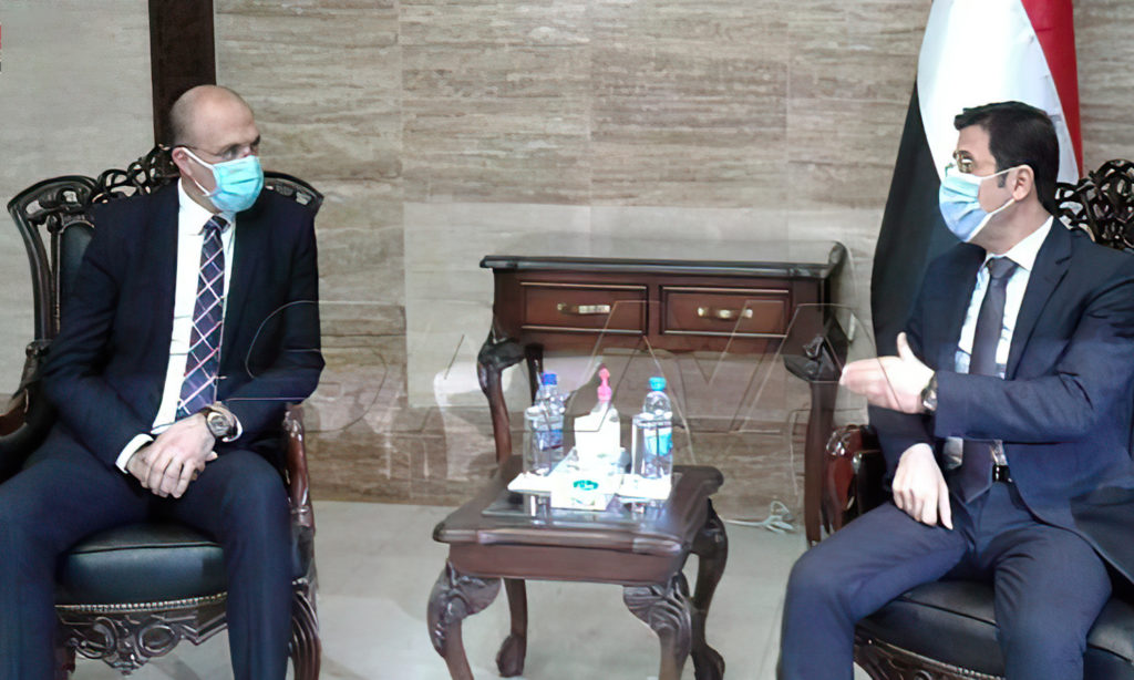 وزير الصحة السوري، حسن الغباش، مع وزير الصحة اللبناني، حمد حسن. 24 من آذار (سانا)