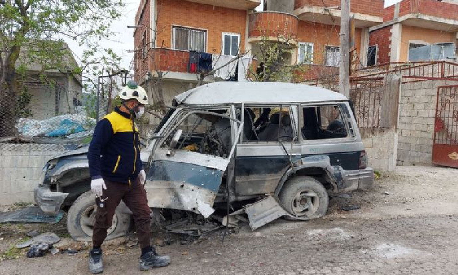 انفجار سيارة مفخخة في قرية بكسريا في 15 من آذار ( المصدر_ صفحة الدفاع المدني السوري في "فيسبوك")