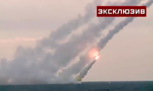 صواريخ من غواصة روسية استهدفت مناطق سورية (tvzvezda)