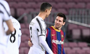 كريستيانو رونالدو وليونيل ميسي ضمن آخر مواجهة بينهما في دوري أبطال أوروبا 2020 (سي بي سي سبورت)