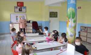 التعليم في إحدى الروضات التركية (sevimnerimdemirciogluanaokulu)