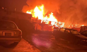 حريق داخل مخيم للنازحين السوريين في مجدل عنجر_ 4 من نيسان (الدفاع المدني مركز المصنع)